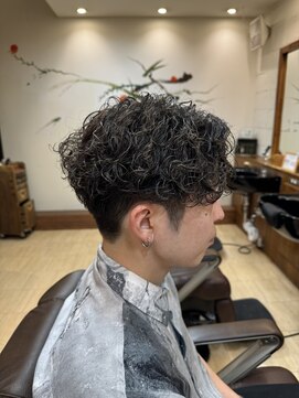 カットスタジオ141 センターパート×ツイストスパイラル