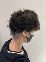 アース 天満橋店(HAIR & MAKE EARTH) センターパートウルフツイストスパイラルパーマホワイトシルバー