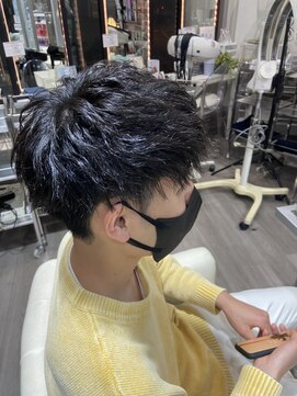 ピヨン 心斎橋(piLLon) メンズカットパーマ