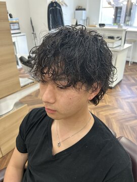 ヒカリ バイ イサミ 西川口(Hikari by ISAMI) 波巻きフェザーパーマツーブロックサーフカール〈理容室〉西川口