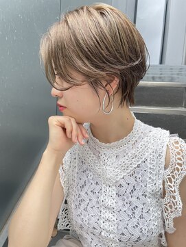 ヌード(NUDE) 「NUDE」#プラチナカラー シースルー前髪 前下がりショート
