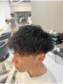 ツイストスパイラルパーマ　刈り上げマッシュ韓国センターパート