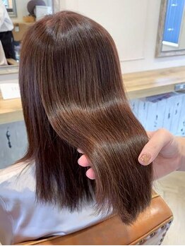 リグ ヘアアンドデザイン(LiG hair&design)の写真/髪を芯から補修し、しなやかなサラサラ髪に。ダメージケアにもこだわった施術で艶やかな仕上がりに。