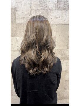 プライベートガーデンルーア(Private Garden Lua) オリーブベージュ＋ハイライトスタイル／20代30代◎