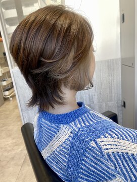 アトリエ(Atelier) ウルフショートにアクセントでミルクティーインナー