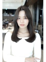顔周りレイヤー×くびれミディ×大人可愛い×顔まわりレイヤー