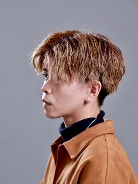 クロムトウキョウ ザ バーバー 新宿本店(CHROM TOKYO the Barber) センターパート/ツイストパーマ/メンズ/メンズ刈り上げ