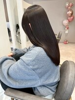 スト 静岡鷹匠(sto) グレージュ切りっぱなしボブ前髪ありミニボブミルクティベージュ