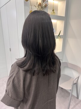 ミッシュバイアーバン(misch by urban.) セミロングレイヤー／アッシュブラウン