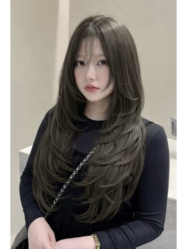 シア(XIA) オリーブグレージュ