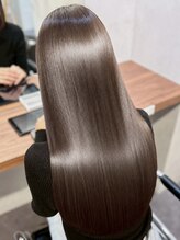 癖やうねりに合わせた真っ直ぐすぎない【髪質改善ストレート】が大人気です☆