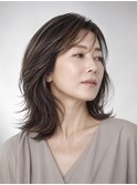 大人女性ミディアムレイヤー 40代50代白髪ぼかし脱