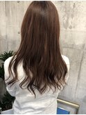 大人かわいい無造作ウェーブ・グレージュ・