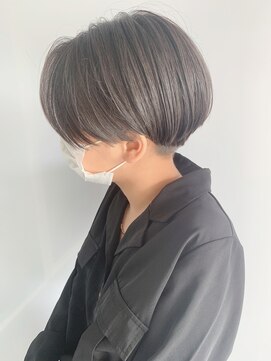 ステア ケース(stair case) 黒髪ショートボブ　刈り上げハンサムショート前髪なし