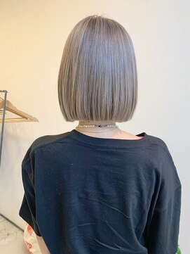 ベンジー 薬院大通店(benji) ハイトーン切りっぱなしボブ　ベージュカラー