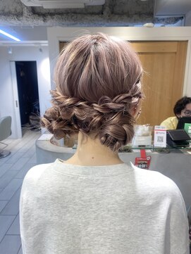 テトラ バイ ネオリーブ 横浜西口店(tetra by neolive) ＊お団子ツインアレンジ＊[横浜/横浜駅]