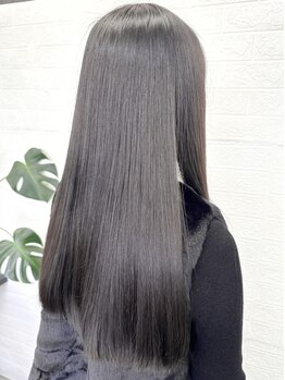 バンガロウ イー ヘア(Bungalow e hair)の写真/【髪に優しい施術で旬カラー！】ダメージレスにこだわり◎年齢による髪質の変化にお悩みの方にもおすすめ