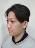 爽やか♪メンズのトレンドなセンター分けビジネススタイル