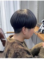 コンパス(COMPASS)&nbsp;マッシュショートにプラチナアッシュアンブレラカラー