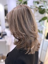 ステアケース 武蔵小杉店(stair:case)&nbsp;白髪の透明感を活かしたクリームベージュ×ローライト