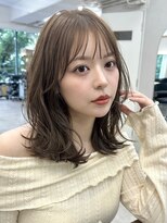 ポーチバイハニー オモテサンドウ(PORCH by HONEY omotesando)&nbsp;ミディアムヘアくびれヘアオリーブベージュ2