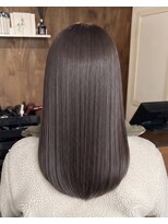 零秒女髪 千里丘店&nbsp;自然な艶を纏う美髪セミロングスタイル髪質改善艶髪艶カラー艶感