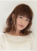 ふわっと軽い切りっぱなし、ミディアムスタイル♪