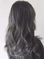 ロック ラックスビー 加古川店(ROC LUXBE)&nbsp;外国人風プラチナグレー【ROC LUXBE　加古川店】