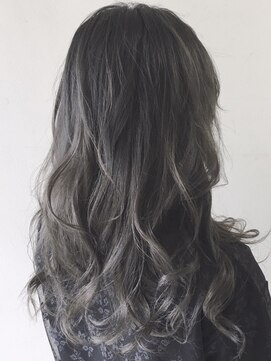 ロック ラックスビー 加古川店(ROC LUXBE) 外国人風プラチナグレー【ROC LUXBE　加古川店】