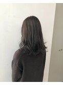 オリーブグレージュ
