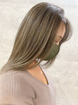 オリ(‘Oli) 細め大人ハイライト