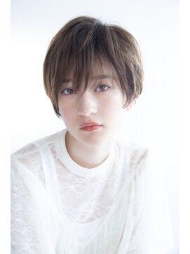 ビューティーアンドケアカロン(Beauty and Care CALON) さりげない魅力をあげるカーキベージュカラー