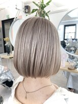 プネル(punel)&nbsp;ホワイトベージュ　ミルクティーカラー【スタイリスト武田一希】