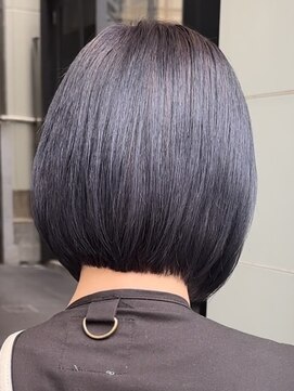 ロンド レア 天神大名店(Lond Le’a) ショートボブ大人ショートハンサムショート前髪なしグレージュ