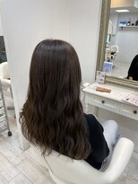 アルターシェリー(aL-ter che'rie)&nbsp;赤みを抑えたグレーカラー[切りっぱなしボブ/エアリーロング]