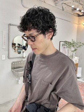 ヘアー アイス ルーチェ(HAIR ICI LUCE) 無造作でラフなくせ毛風メンズパーマ / 井上