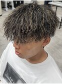 ツイストスパイラルパーマ縦落ちツイスパメッシュ刈り上げ眉毛