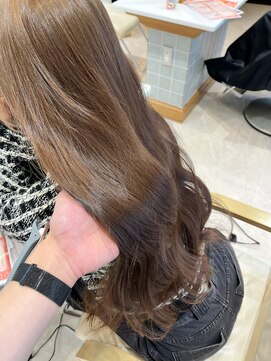 シュヴー 浦安店(CHEVEUX) ミルクティーベージュ ブリーチなし レイヤーカット