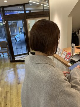 ナンプウ(Nanpu) 顎ラインボブ×オリーブベージュ