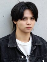 エイド 渋谷(aid)&nbsp;黒髪ナチュラルセンターパートウルフ毛流れカルマショート渋谷