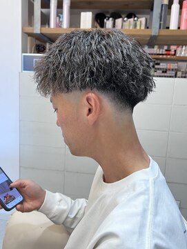 髪屋 紬 メンズ/メンズパーマ/メンズカット/波巻きパーマ