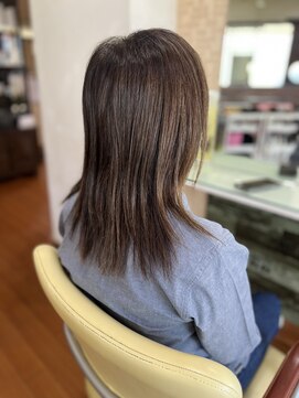 アークスヘアー 30代40代ブリーチミルクティー伸ばしかけミディアムウルフ