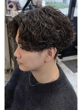 ジュンヌオム リンカラン(Jeune Homme LINGKARAN) 波巻き×センターパート