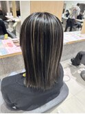 切りっぱなしボブ×ハイライトカラー