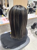 アース 新越谷店(HAIR&MAKE EARTH) 切りっぱなしボブ×ハイライトカラー
