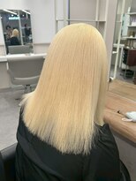 Beleza 川越 -ブリーチ・ハイトーン・ダブルカラー・エクステ・羽エクステ- 17890髪質改善ミルクティーブロンドレイヤーシャンパンベージュ