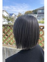 ネモカ 切りっぱなしボブ×ミントアッシュ