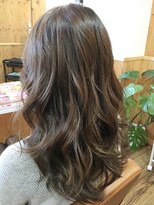 ララテラス(LaLa Terrace)&nbsp;～LaLa Terrace流～グレーアッシュ×ゆるふわラフウェーブ