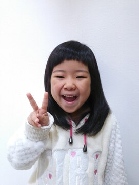 ヘアーアティレ(HAIR attirer) キッズ　ぱっつん前髪ヘア