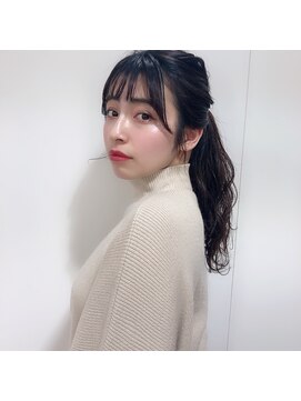 ネイヴィル(navile) ポニーテールアレンジ